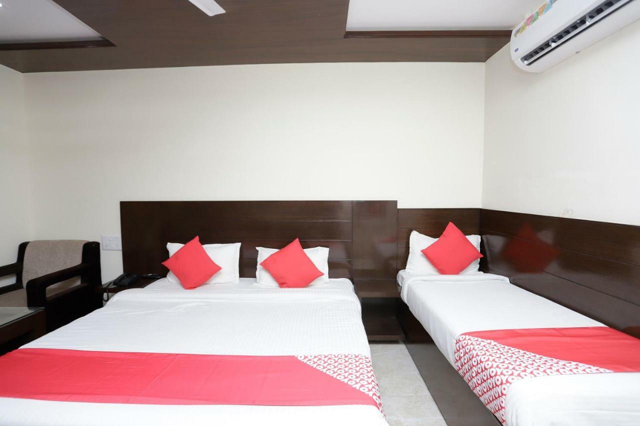 Oyo 39595 Hotel Ray Ban Kankhal Экстерьер фото