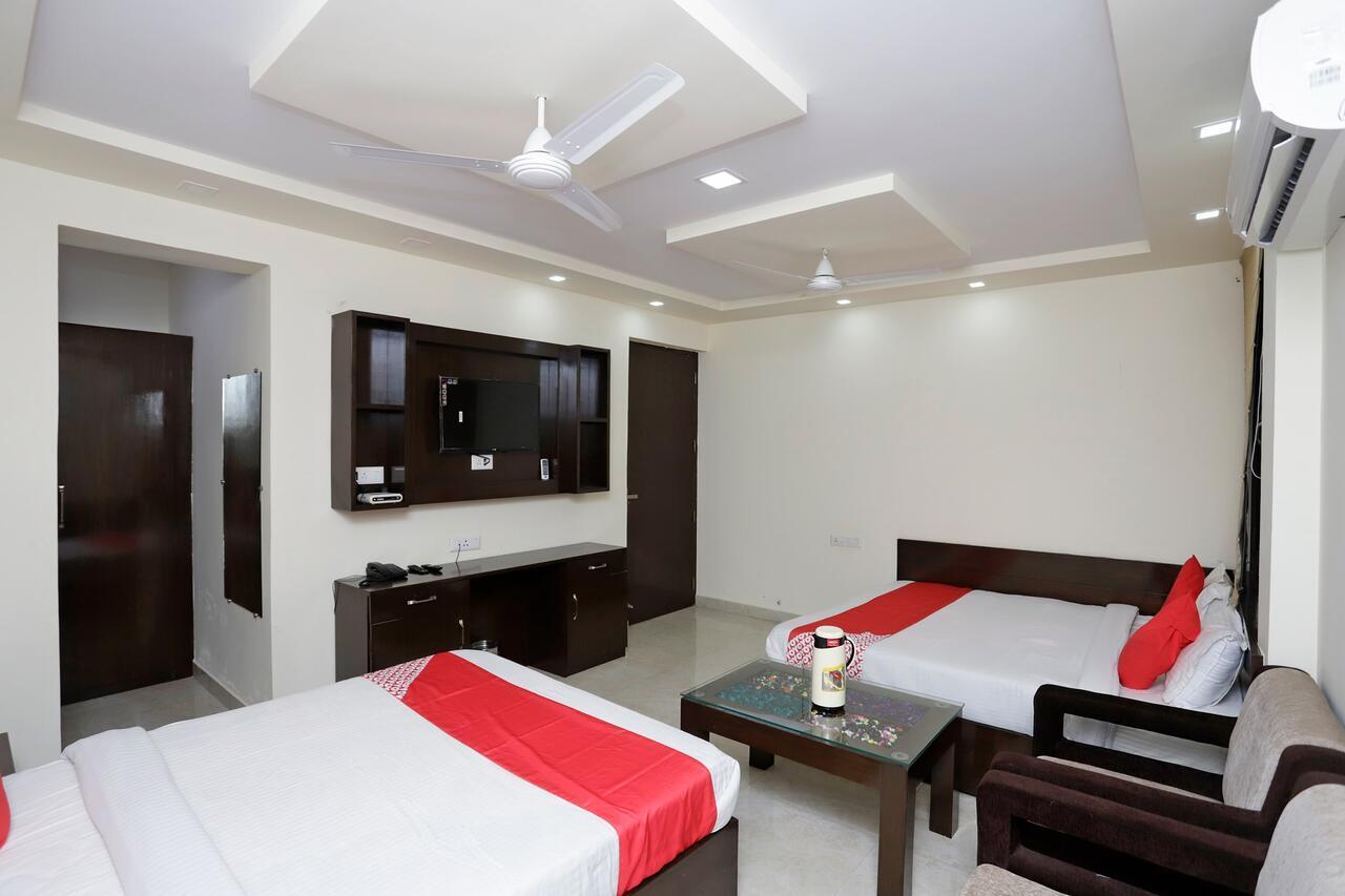 Oyo 39595 Hotel Ray Ban Kankhal Экстерьер фото